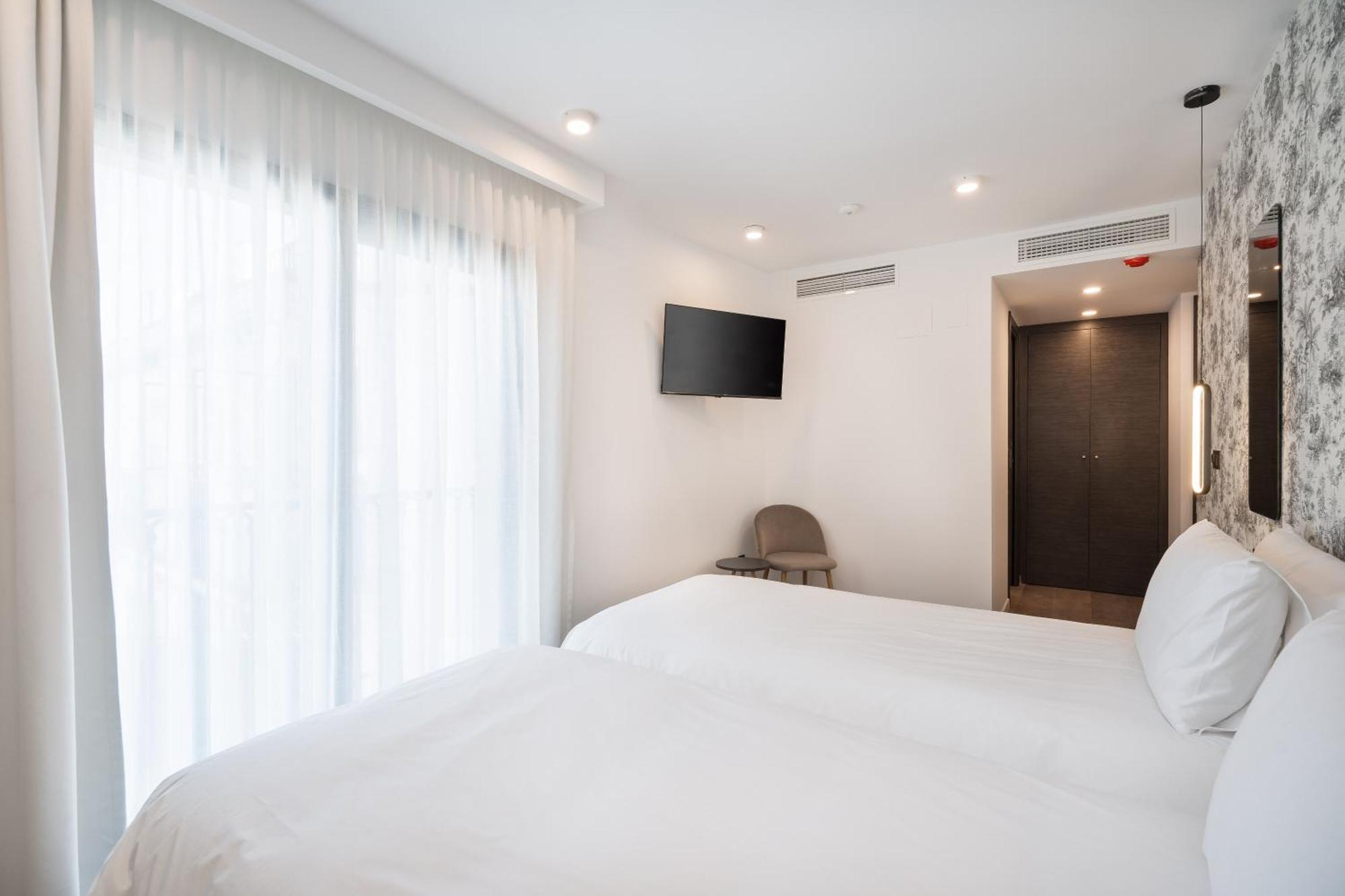 The Orange House Boutique Hotel And Upstairs Rooftop Bar Center Of La Cala De Mijas 100M From The Beach Esterno foto