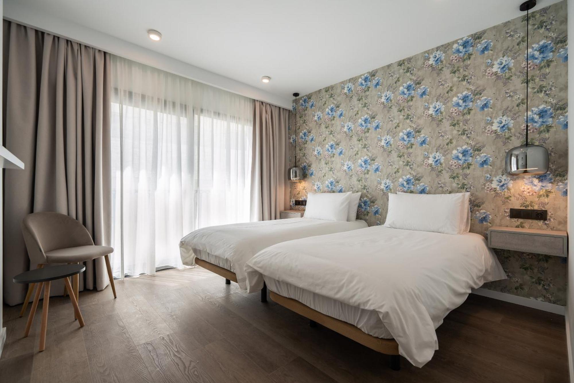 The Orange House Boutique Hotel And Upstairs Rooftop Bar Center Of La Cala De Mijas 100M From The Beach Esterno foto
