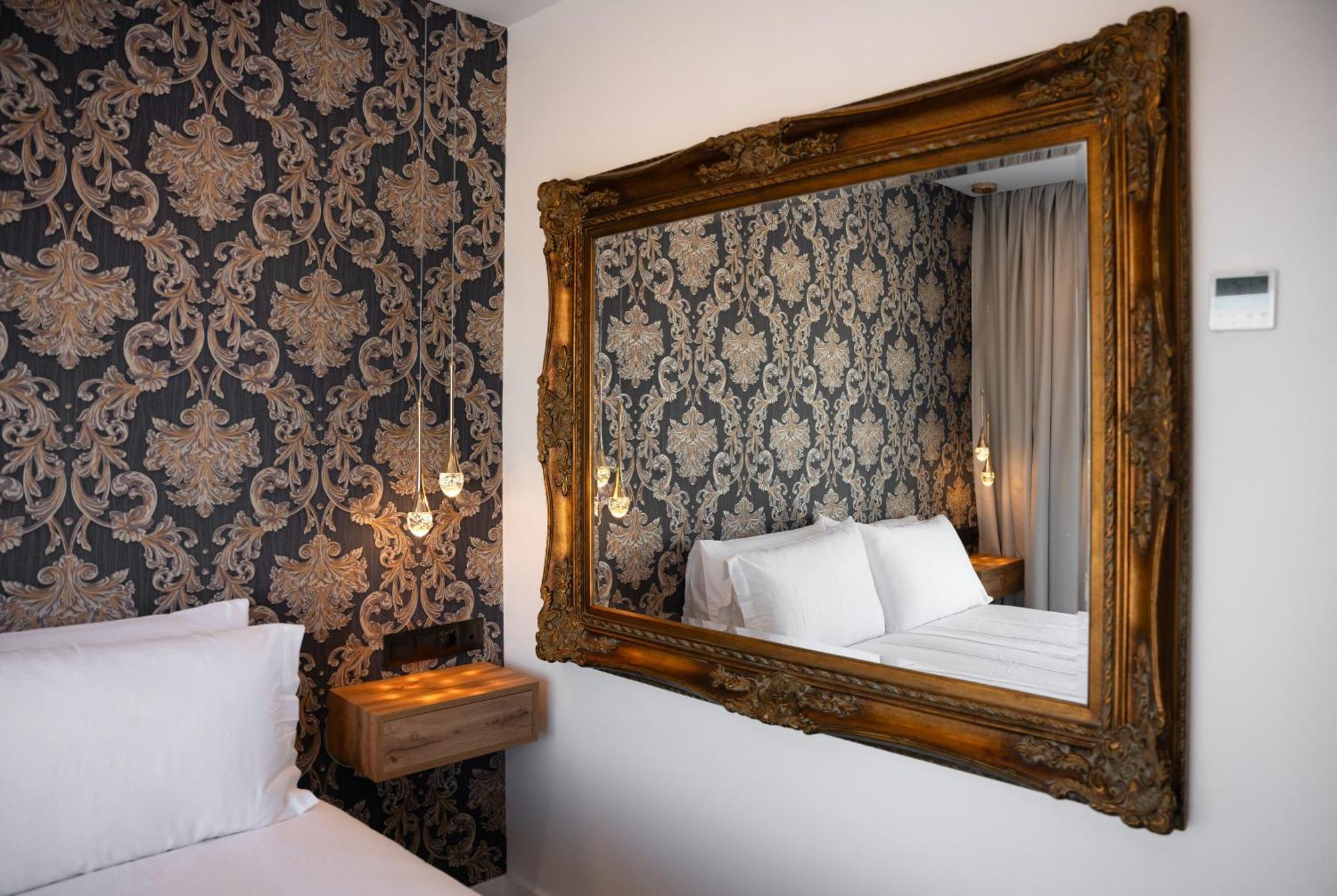 The Orange House Boutique Hotel And Upstairs Rooftop Bar Center Of La Cala De Mijas 100M From The Beach Esterno foto