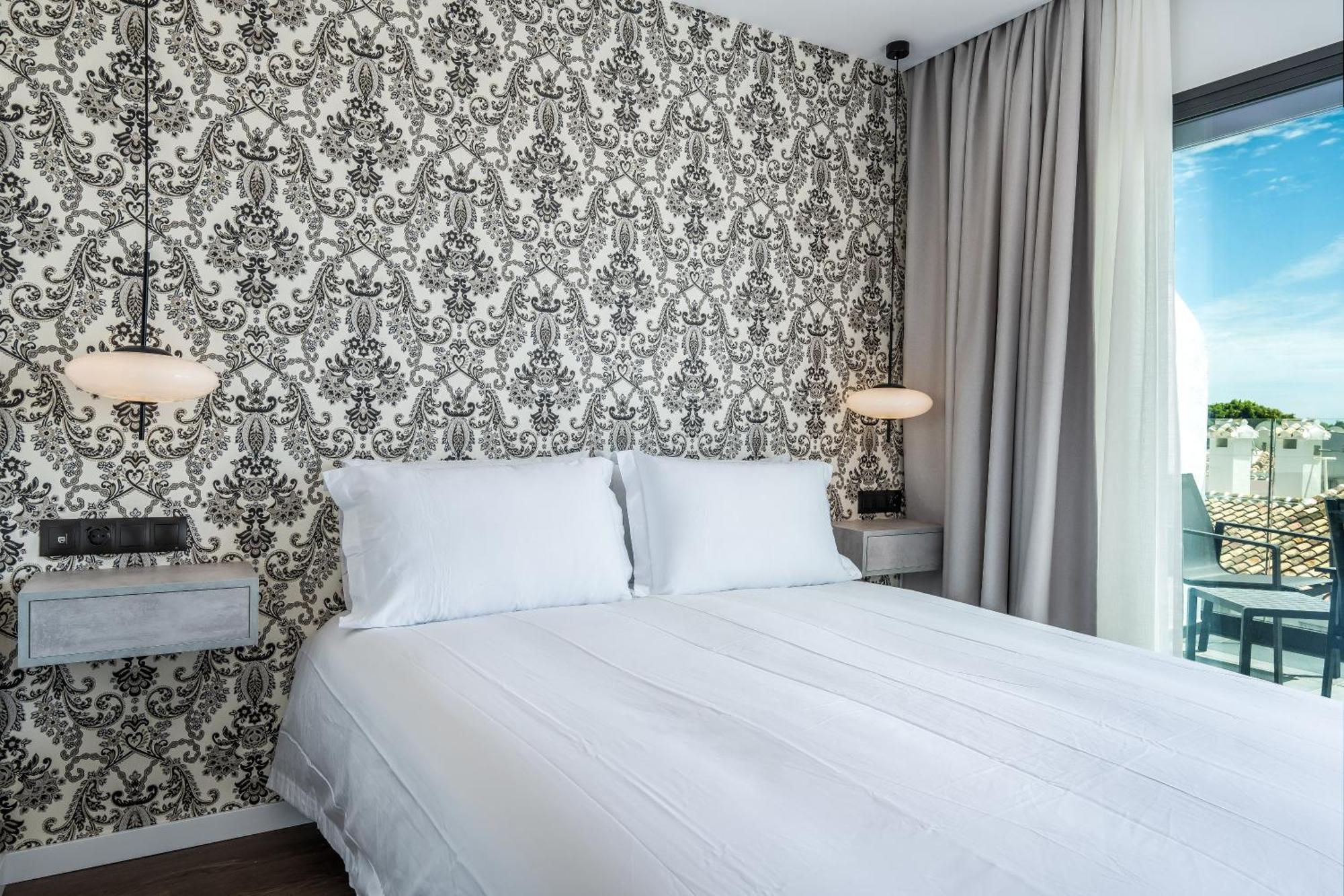 The Orange House Boutique Hotel And Upstairs Rooftop Bar Center Of La Cala De Mijas 100M From The Beach Esterno foto