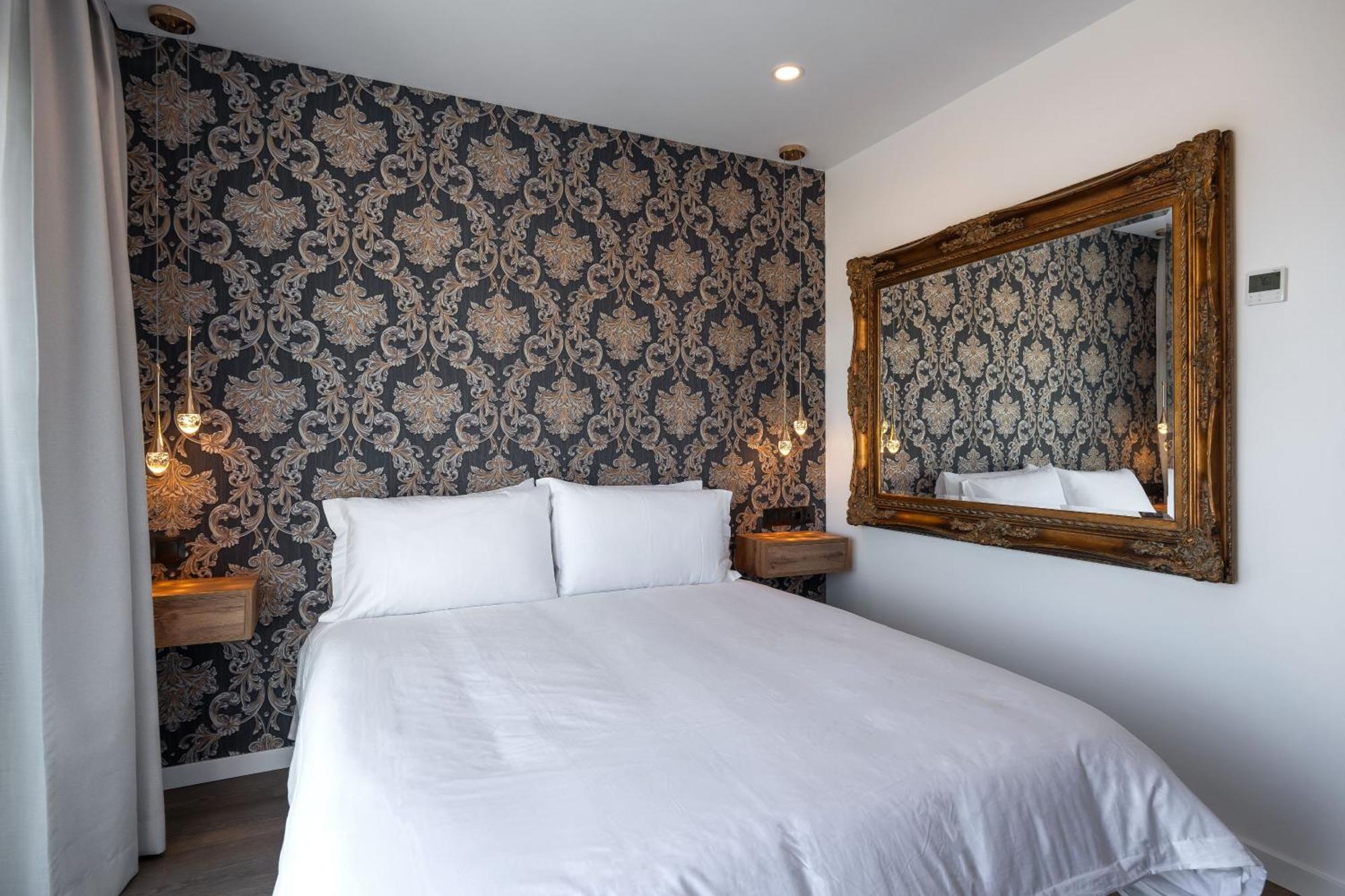 The Orange House Boutique Hotel And Upstairs Rooftop Bar Center Of La Cala De Mijas 100M From The Beach Esterno foto