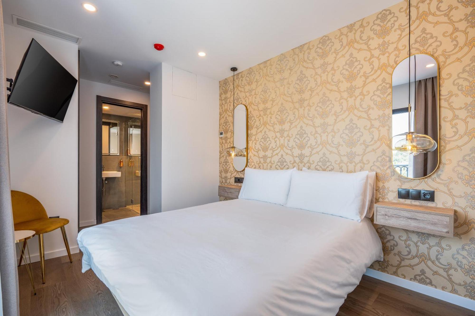 The Orange House Boutique Hotel And Upstairs Rooftop Bar Center Of La Cala De Mijas 100M From The Beach Esterno foto