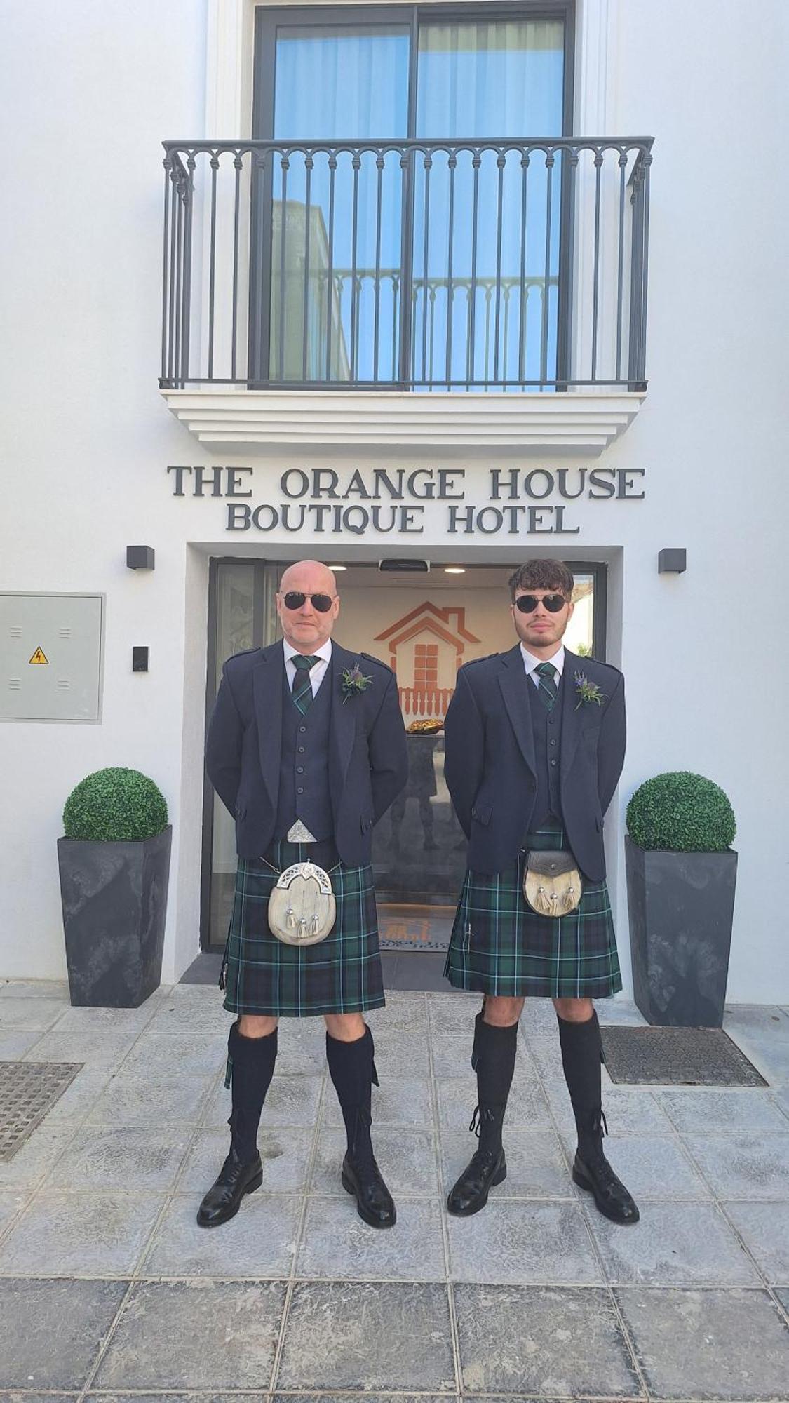 The Orange House Boutique Hotel And Upstairs Rooftop Bar Center Of La Cala De Mijas 100M From The Beach Esterno foto