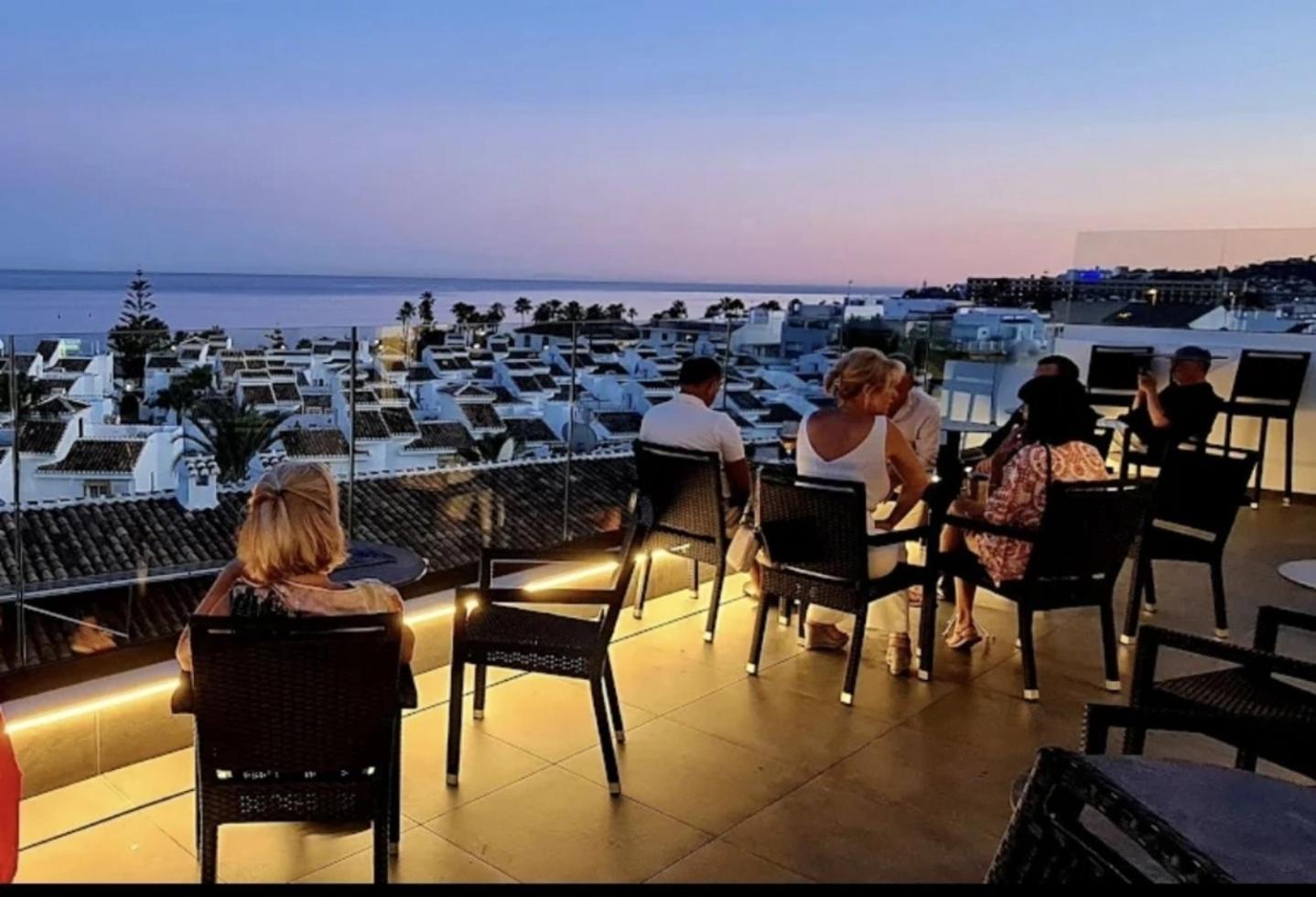 The Orange House Boutique Hotel And Upstairs Rooftop Bar Center Of La Cala De Mijas 100M From The Beach Esterno foto